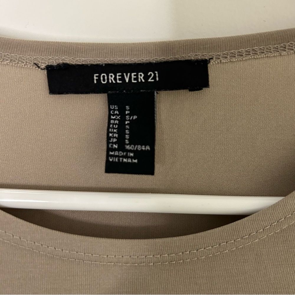Forever 21 | khaki short sleeve tie top | small - Picture 3 of 5